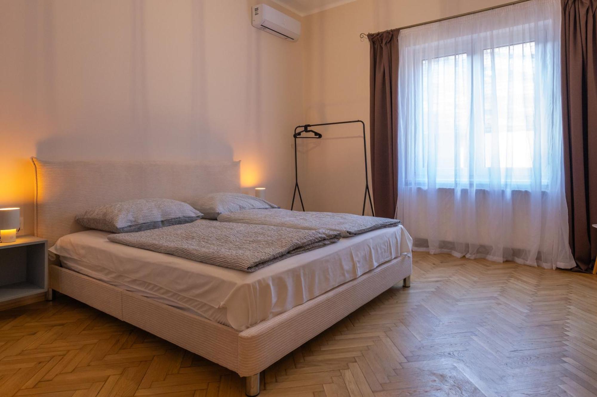 D6 Apartments Шиофок Экстерьер фото